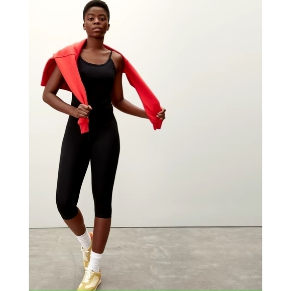 Everlane Tank Top Women Black Crop The Perform Cami Shelf Bra NEW - Picture 13 of 13